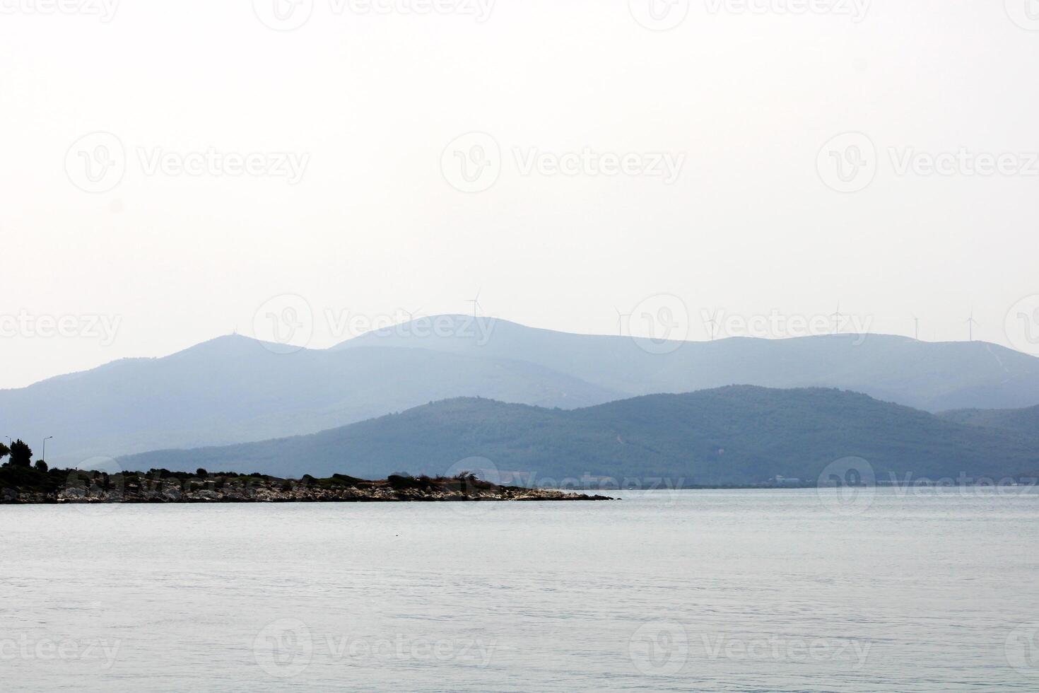 Wind Ventilator auf Meer und Berg foto