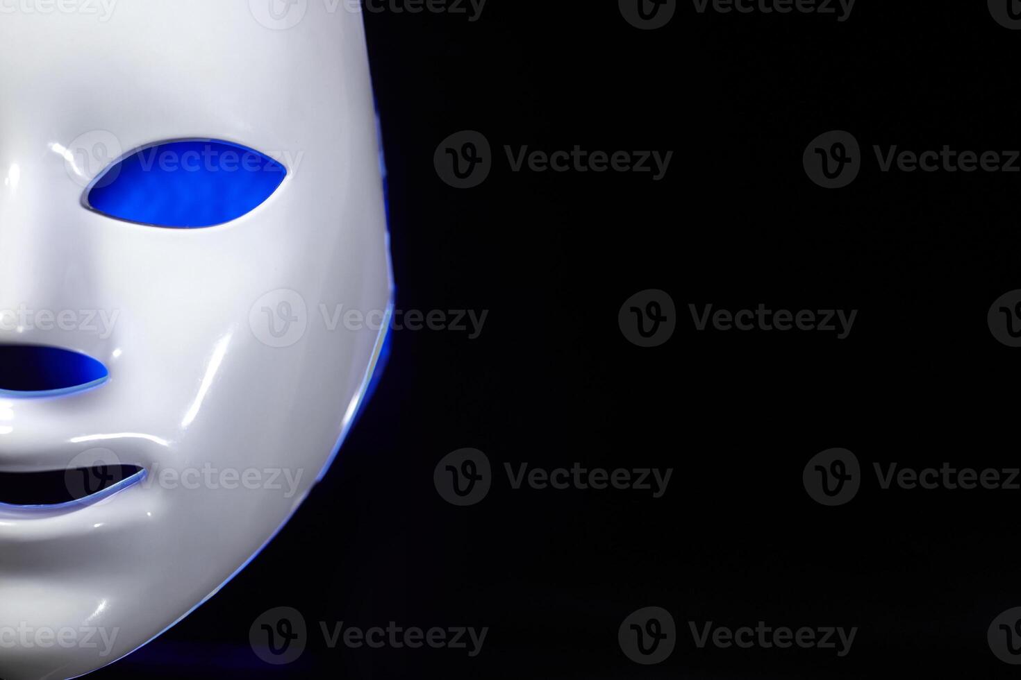 kosmetisch LED Maske. Konzept von ein Android Gesicht und ein virtuell Wirklichkeit Maske. foto