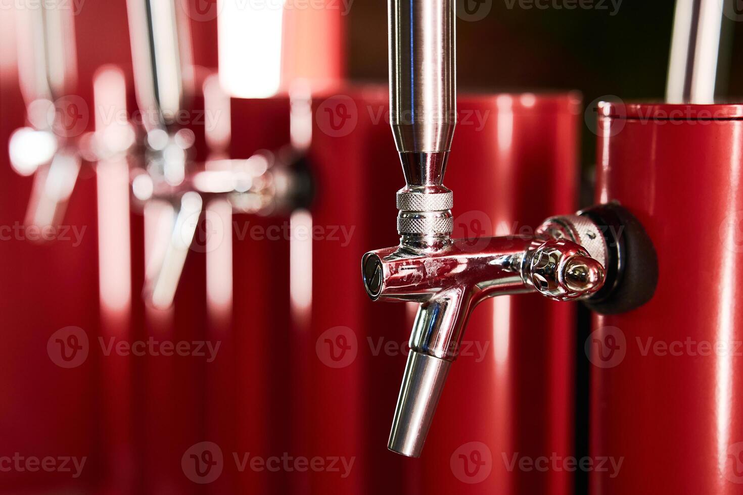 Bier Wasserhähne im Bar foto