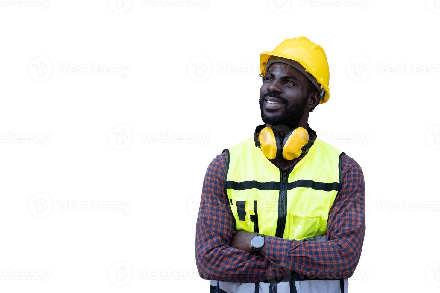 Porträt Ingenieur Arbeiter schwarz afrikanisch Stehen Lächeln Heft Körper suchen hoch gegen Weiß foto