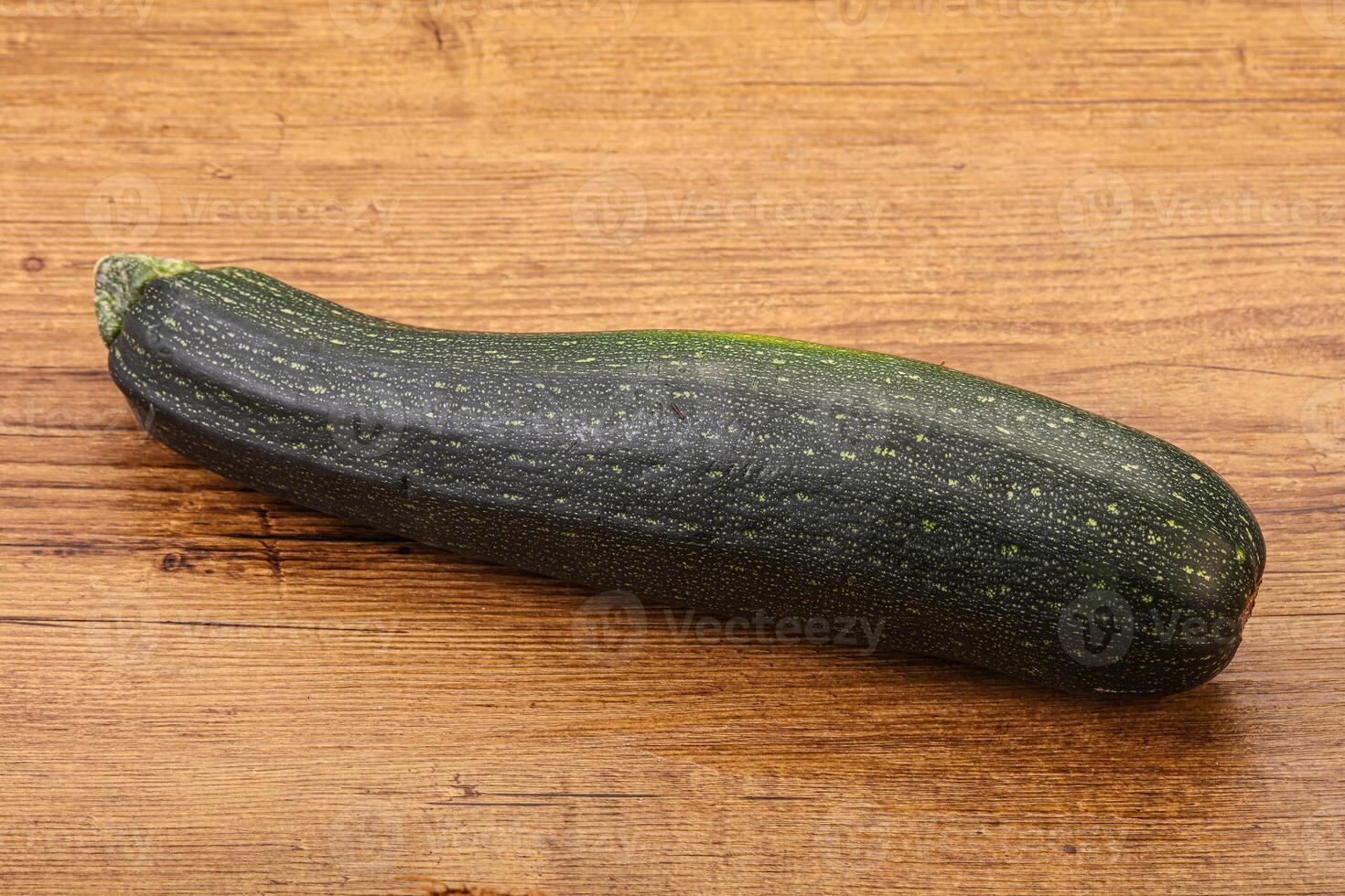 leckere junge organische natürliche Zucchini foto