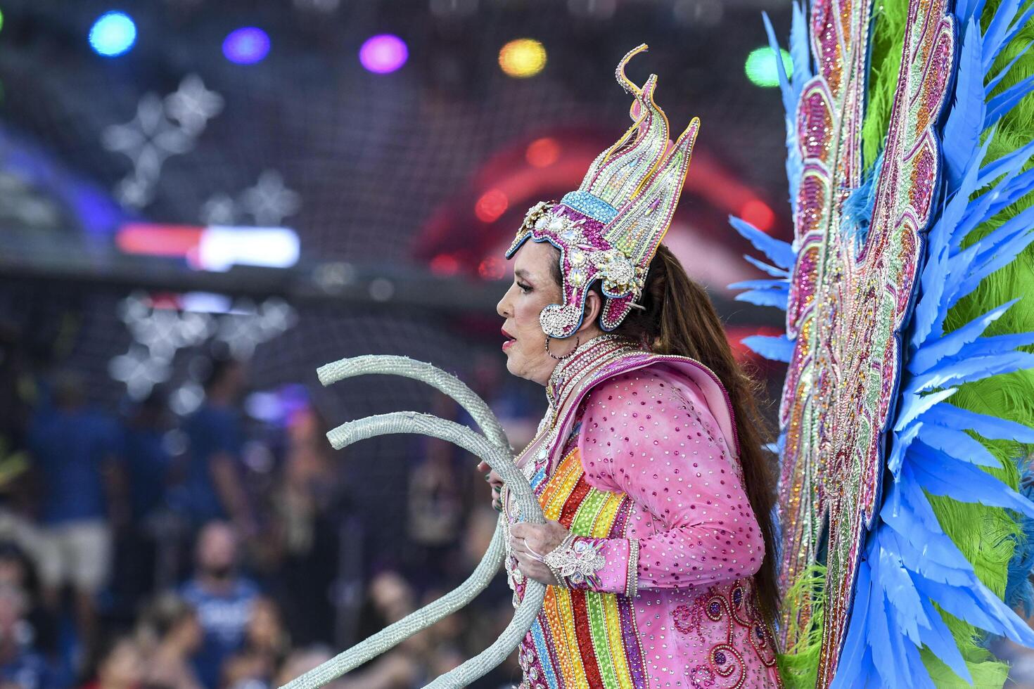 Rio, Brasilien, Februar 12, 2024. Paraden von das Samba Schulen unidos tun viradouro von das Besondere Gruppe, während das Karneval im das Stadt von Rio de Janeiro im Sapucai Straße foto