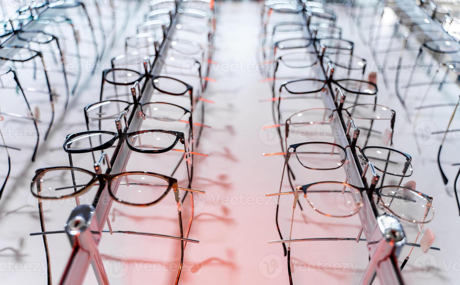 Brille im ein speichern. modern entworfen Brille Felgen im ein Reihe foto