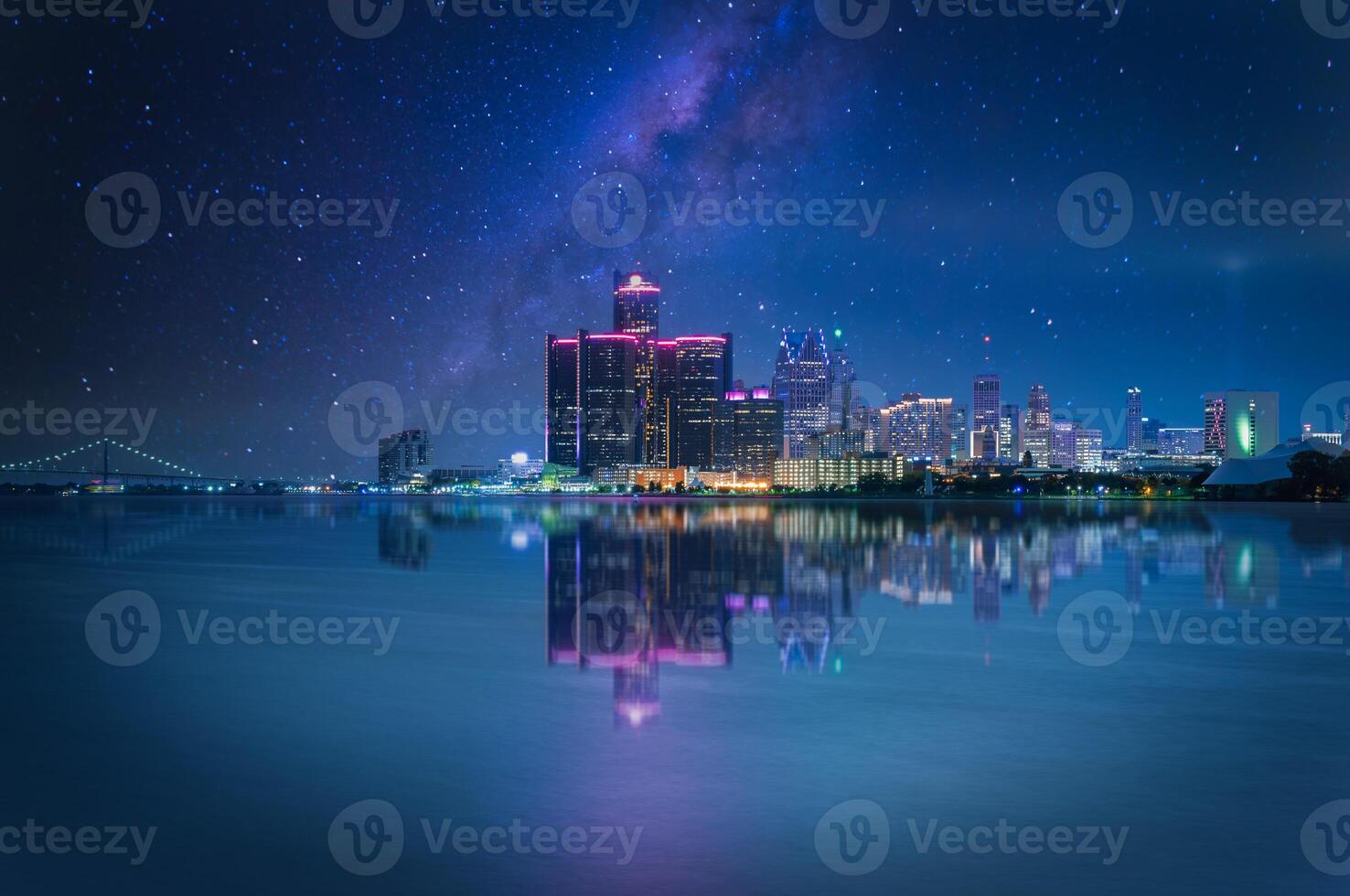 Detroit Horizont durch Nacht und Beleuchtung foto