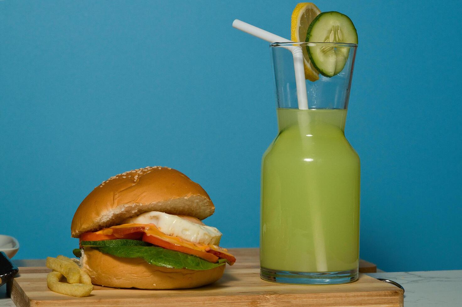 Zitrone Gurke und Schinken und Ei Sandwich Mahlzeit foto