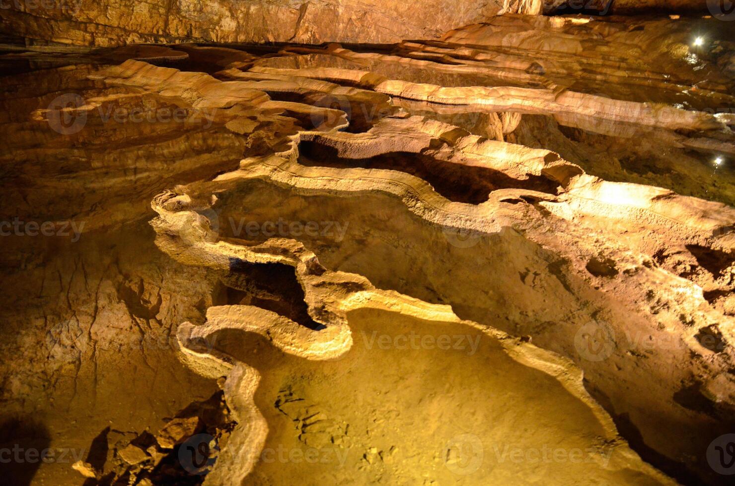 vjetrenica ist das größten Höhle im Bosnien und Herzegowina, und das die meisten Artenvielfalt Höhle im das Welt. foto