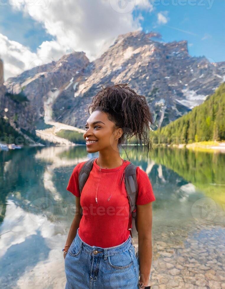 ai generiert ein Frau ist beim ein See im das Dolomiten, Italien, tragen ein rot T-Shirt und Jeans. foto