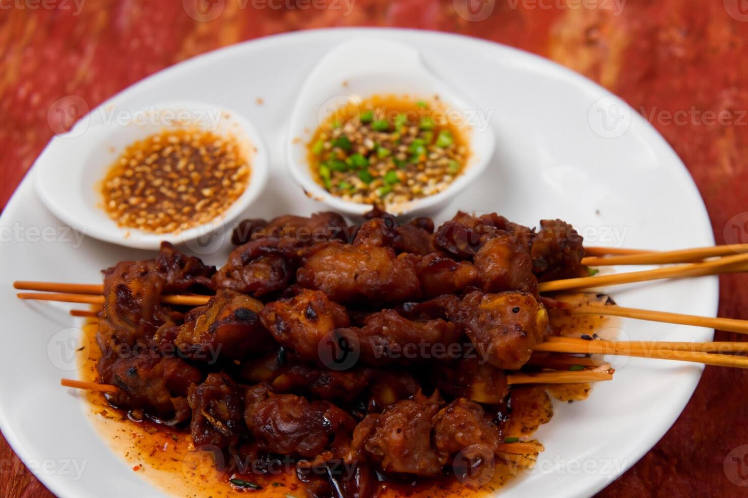 hingeben im das Schönheit von schön satay, wo Spieße von mariniert Freude sind gegrillt zu golden Perfektion, Angebot ein Symphonie von Geschmack im jeder beissen, ein kulinarisch Kunst zu genießen foto