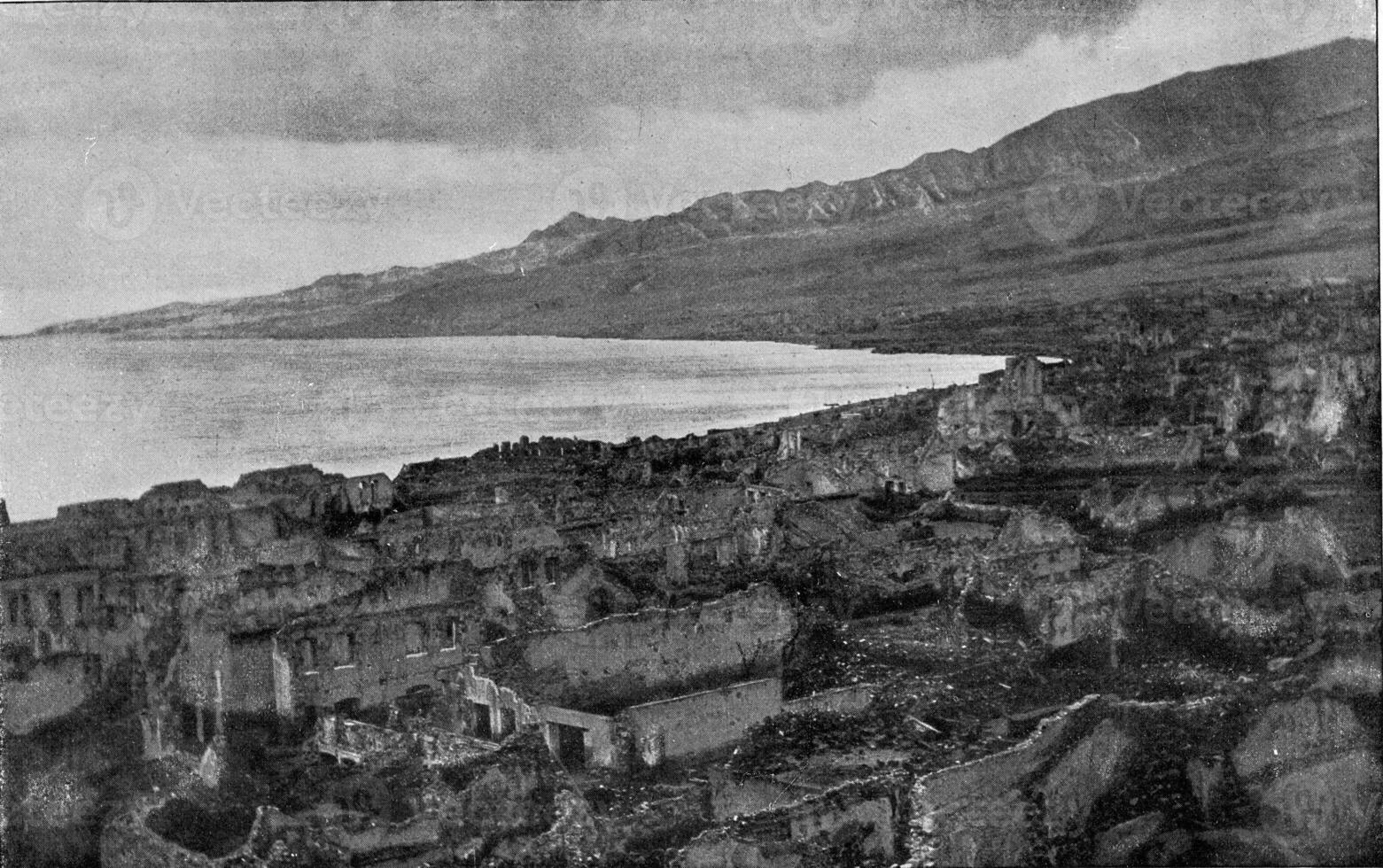 st Peter nach das Eruption von das pelee Berg, Jahrgang Gravur. foto