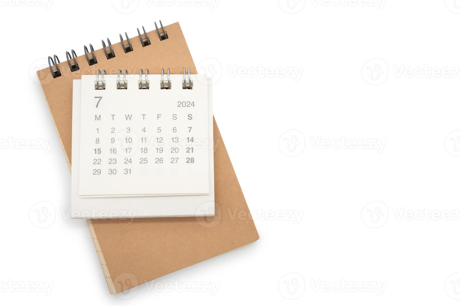 einfach Schreibtisch Kalender zum Juli 2024 und leer Memo isoliert auf Weiß Hintergrund. Kalender Konzept mit Kopieren Raum. foto