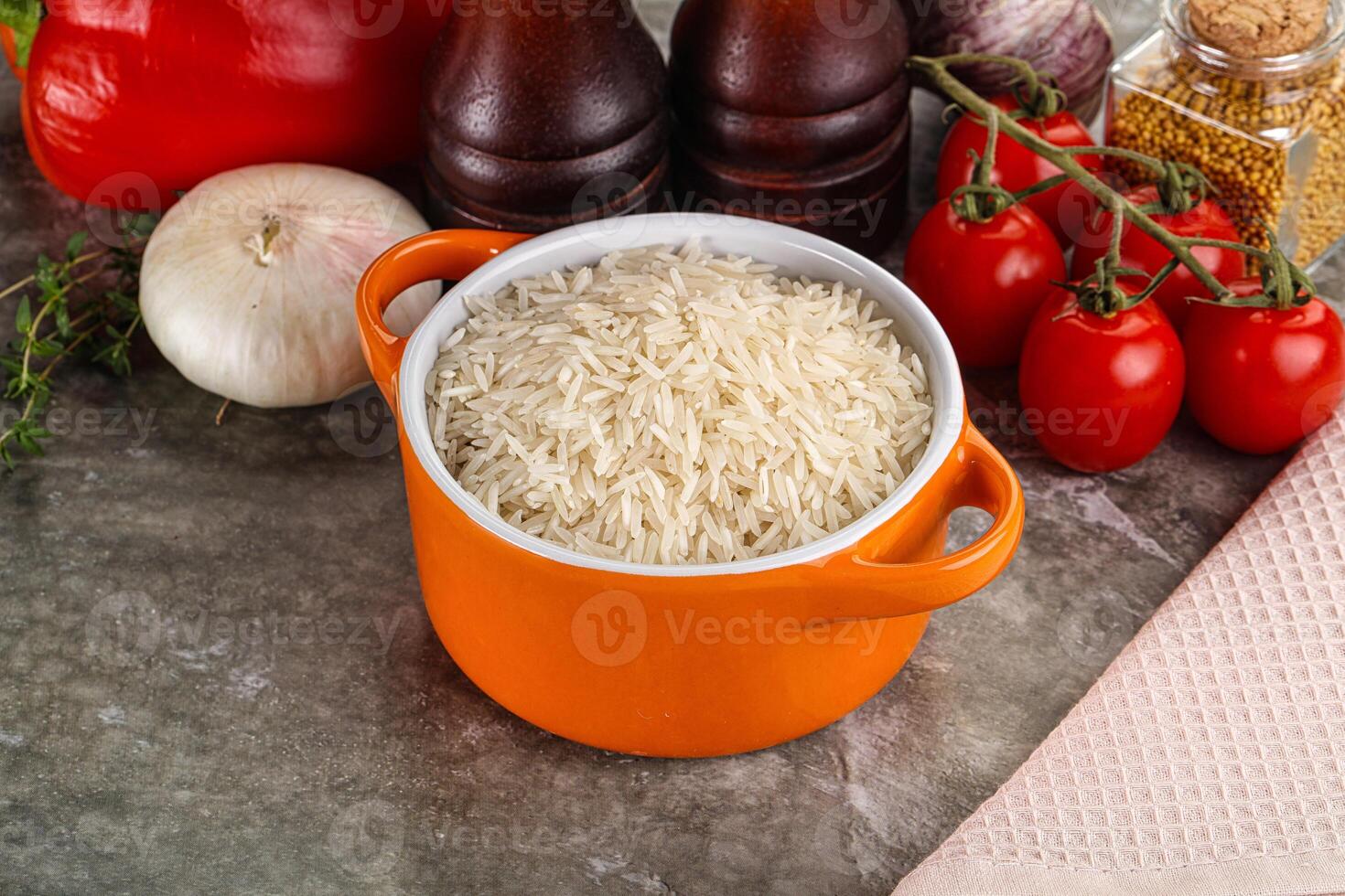 roh lecker Basmati Reis Haufen foto