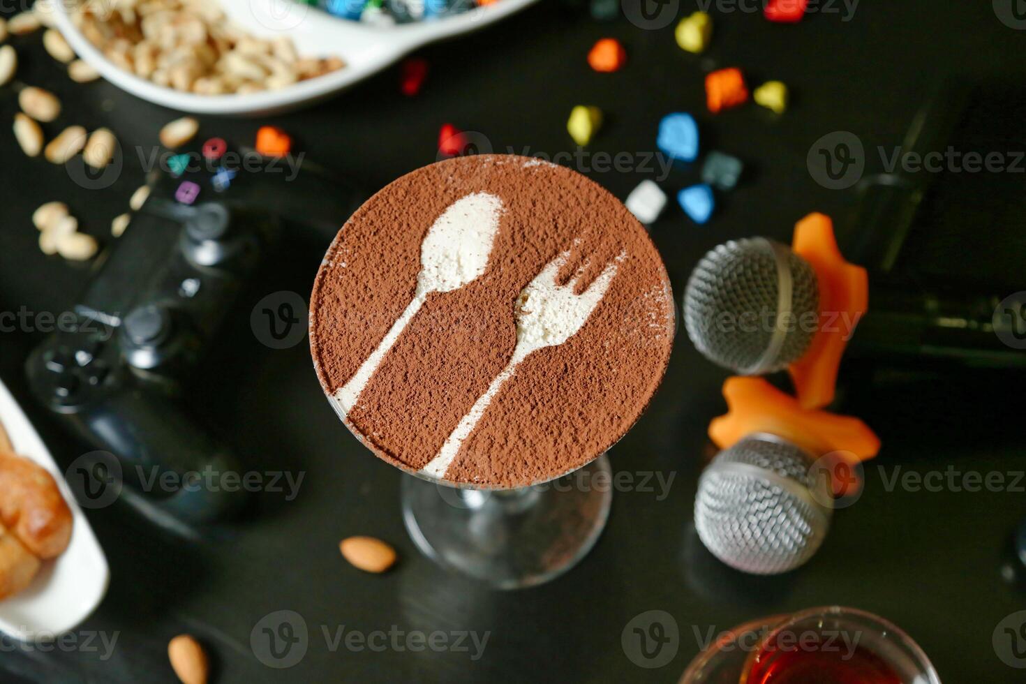 Kuchen mit Gabel und Löffel Belag foto