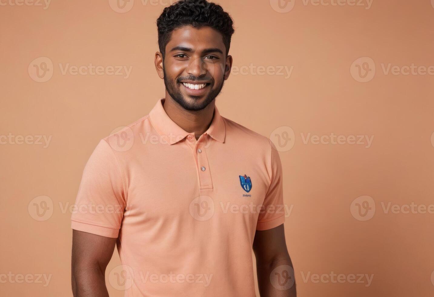 ai generiert ein heiter Mann gekleidet im ein Pfirsich Polo Hemd posiert mit ein zuversichtlich lächeln, einstellen gegen ein komplementär warm Hintergrund. foto