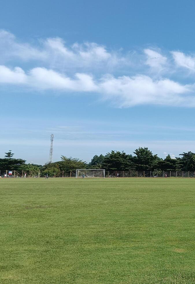 Morgen Ruhe, ein Perspektive auf das Fußball Feld foto