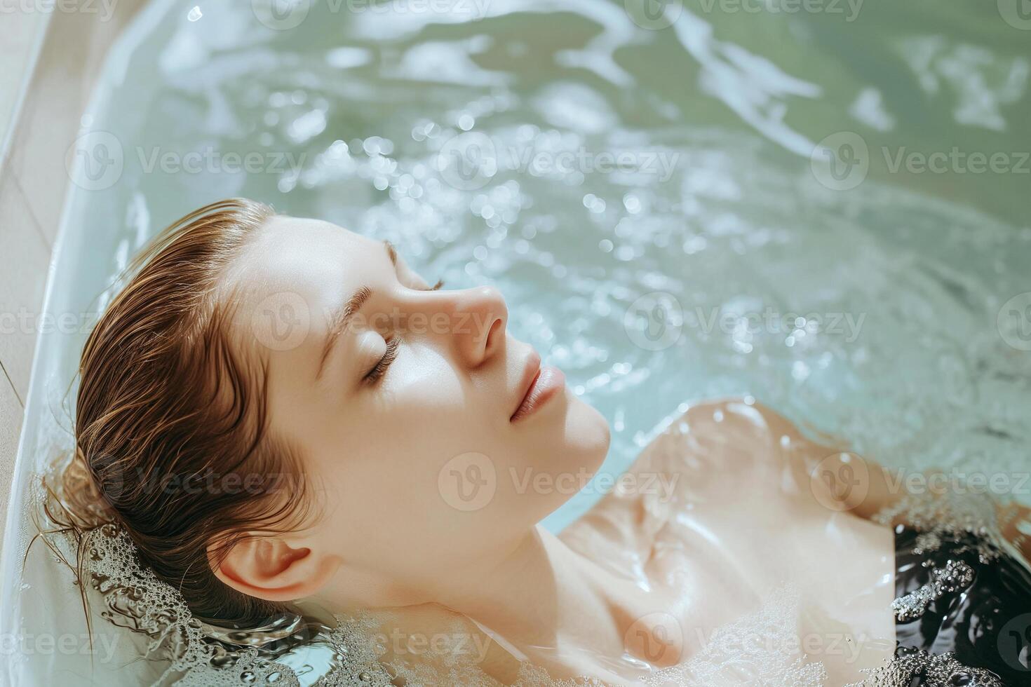 ai generiert jung Frau genießen ein entspannend Urlaub im ein Whirlpool. Entspannung und Komfort während Wasser Verfahren. foto