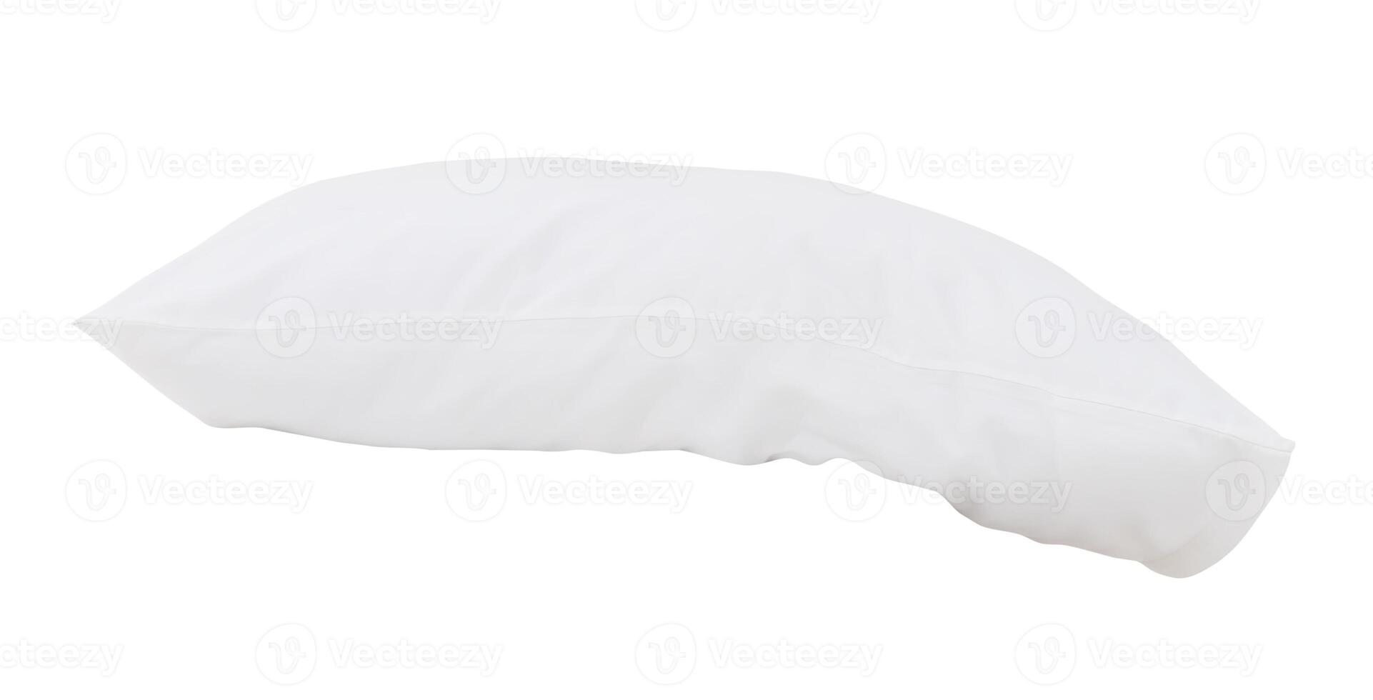 Vorderseite Aussicht von Weiß Kissen mit Fälle nach Gäste verwenden im Hotel oder Resort Zimmer isoliert auf Weiß Hintergrund mit Ausschnitt Weg. Konzept von komfortabel und glücklich Schlaf im Täglich Leben foto