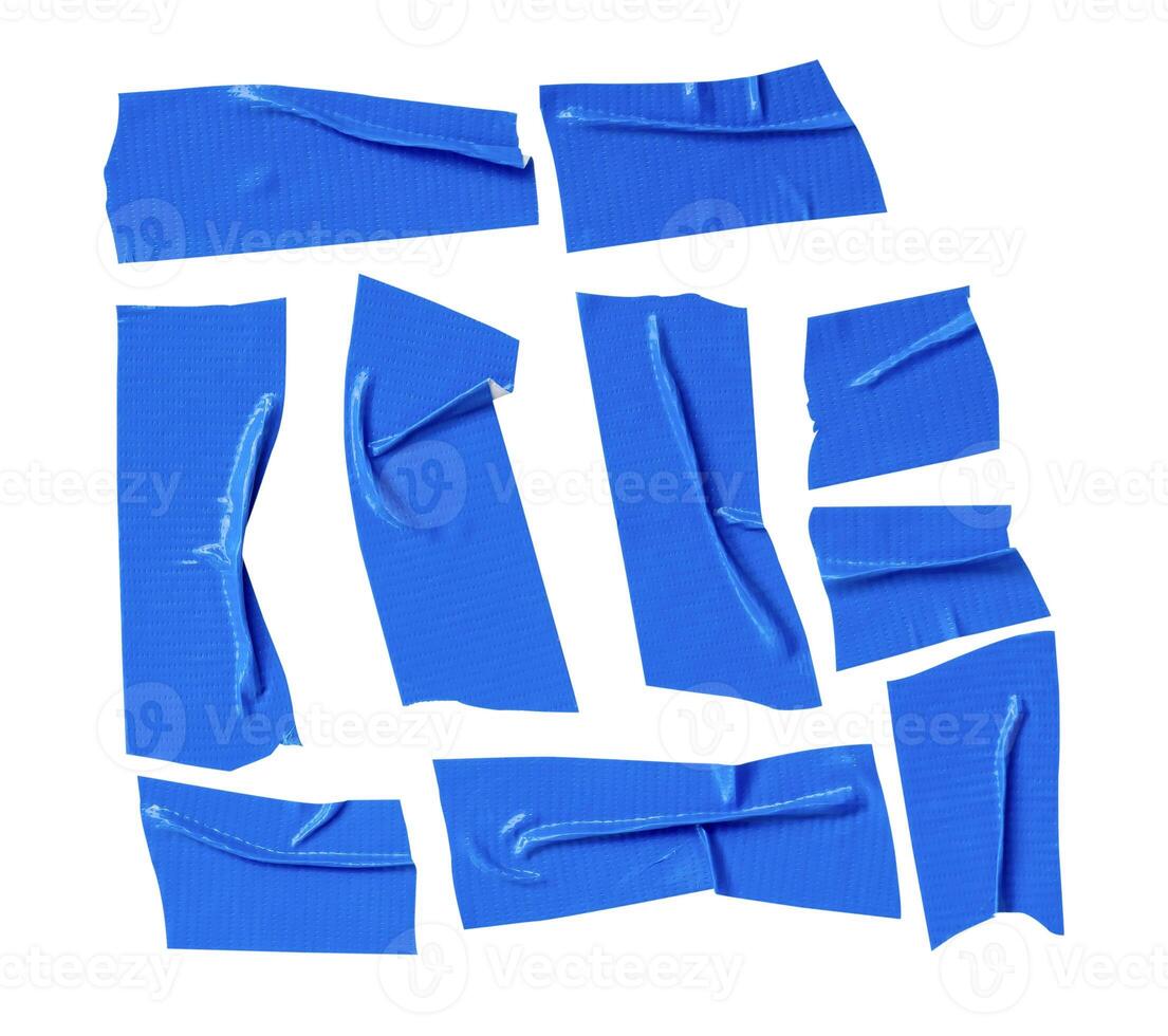 oben Aussicht einstellen von faltig Blau Klebstoff Vinyl Band oder Stoff Band im Streifen gestalten isoliert auf Weiß Hintergrund mit Ausschnitt Pfad foto