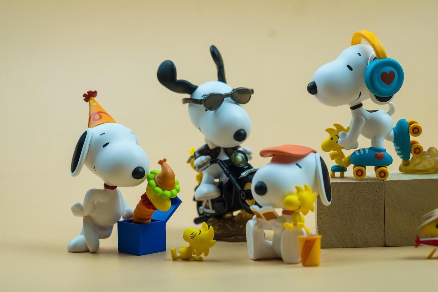 Bangkok, Thailand - - Februar 29, 2024 Kunst Spielzeug von Pop Mart snoopy das Beste freunde Serie zahlen Spielzeug. foto