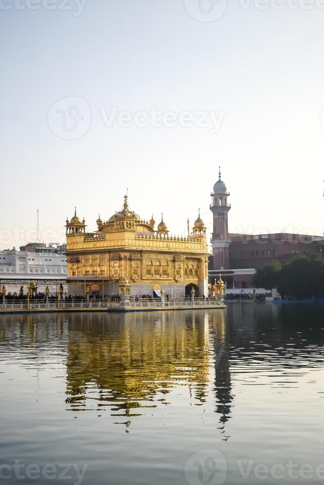 schön Aussicht von golden Tempel - - Harmandir sahib im Amritsar, Punjab, Indien, berühmt indisch Sikh Wahrzeichen, golden Tempel, das Main Heiligtum von sikhs im Amritsar, Indien foto