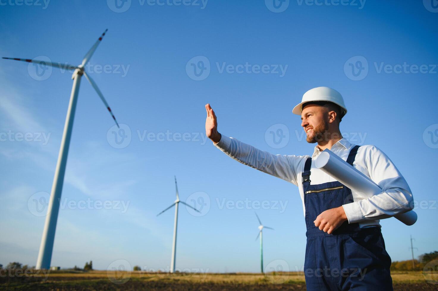 Windmühle Ingenieur Inspektion und Fortschritt prüfen Wind Turbine foto