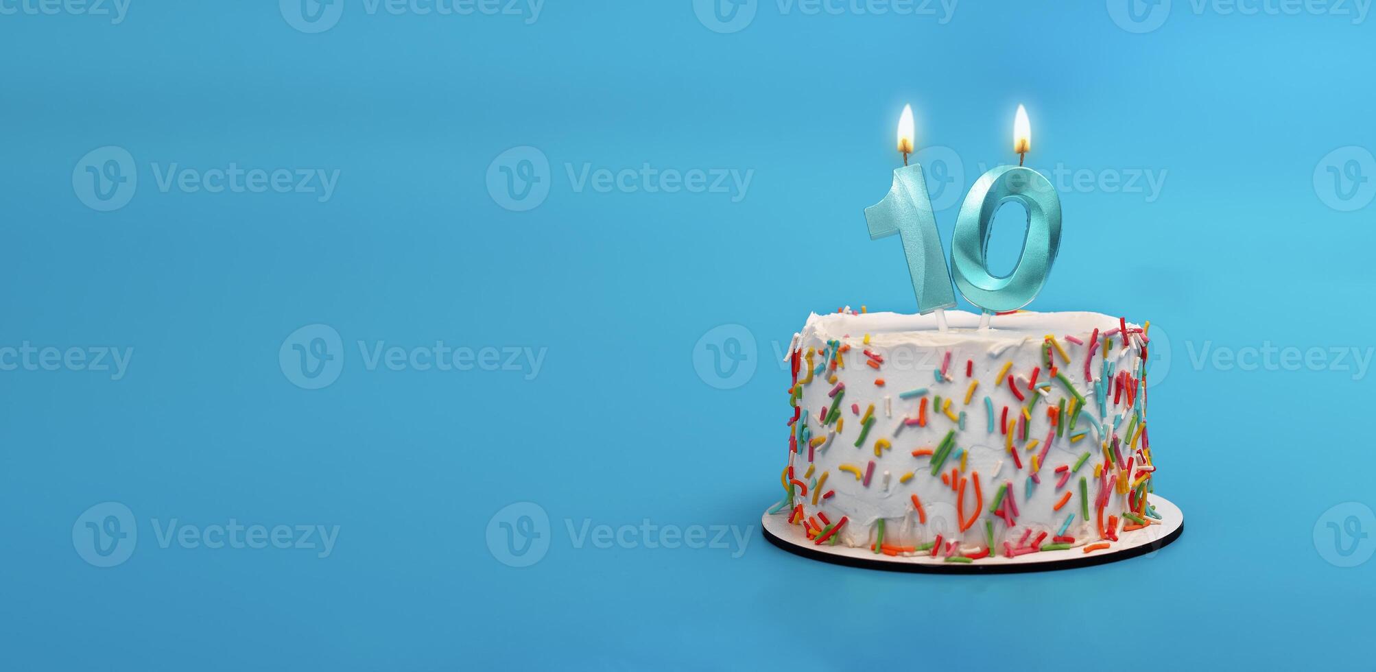 Geburtstag Bento Kuchen. 10 .. Geburt Tag, 10 Nummer Kerze. Banner Hintergrund, Kopieren Raum zum Text foto