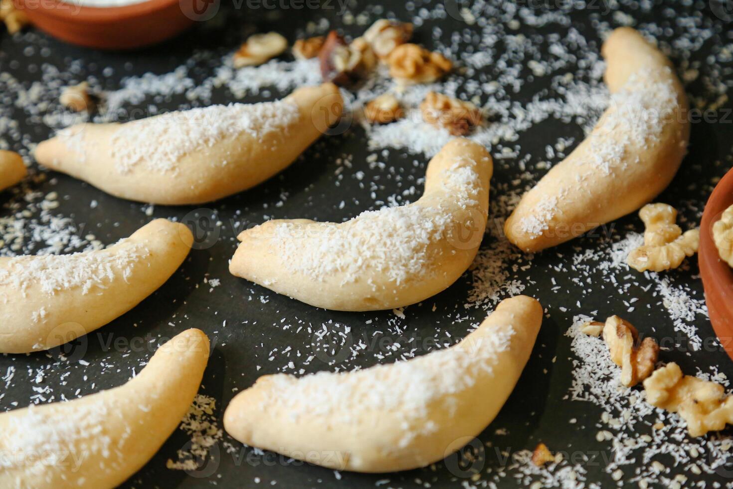 Nahansicht von brutzelnd Essen auf ein braten schwenken foto