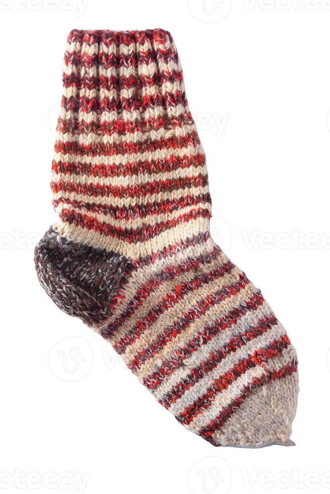 Stricken Socken von Wolle Fäden. handgemacht gemütlich hausgemacht warm Winter bunt gestreift Socken foto