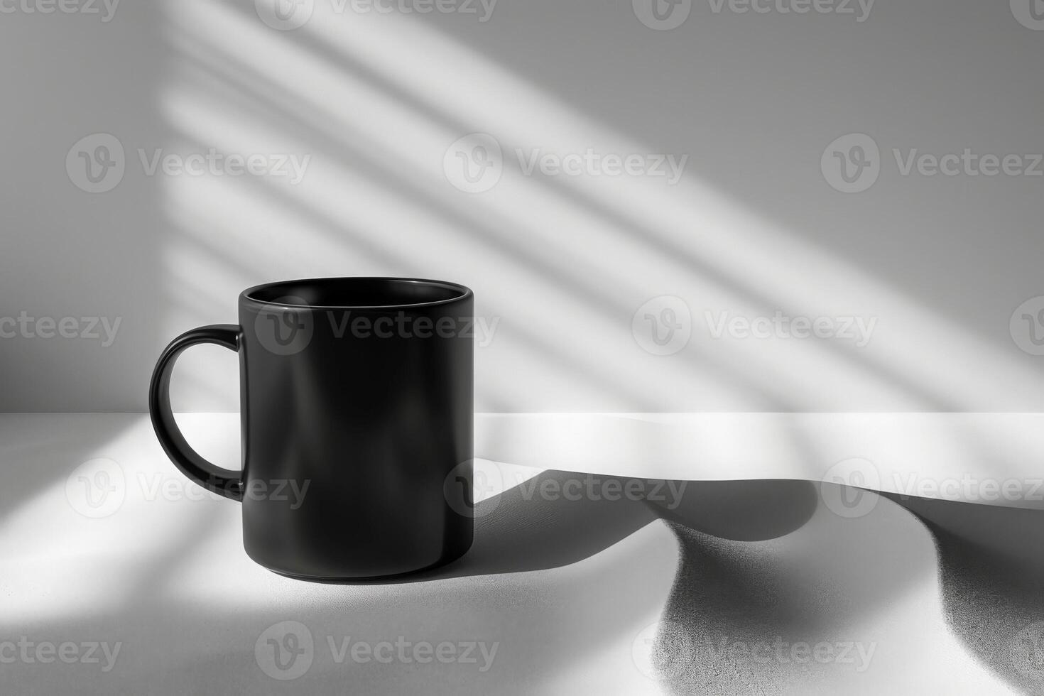 ai generiert ein schwarz Kaffee Tasse ruht anmutig auf ein Tisch, verkörpern Einfachheit und Raffinesse. foto