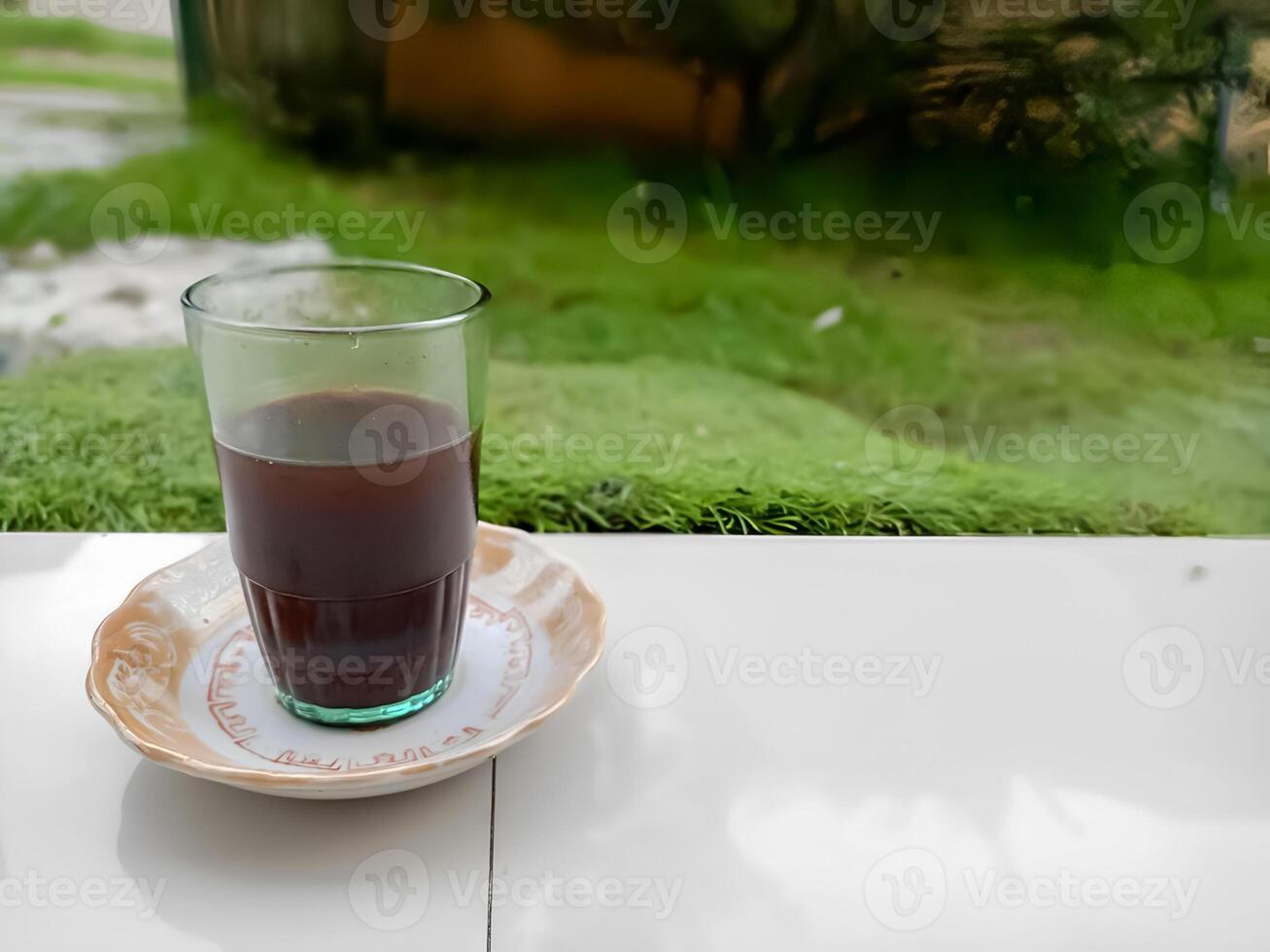 ein konzentriert Tasse von schwarz Kaffee, geeignet zum kulinarisch Inhalt, Sozial Medien, inspirierend Design. foto