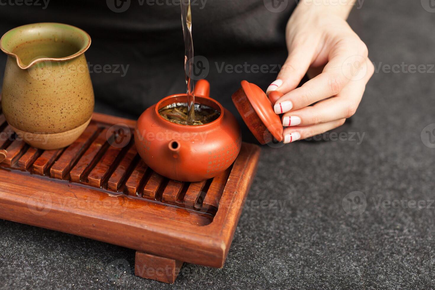 Kraut Tee. traditionell Zubehör zum ein Tee Zeremonie. gesund Essen Getränke und Vitamine foto