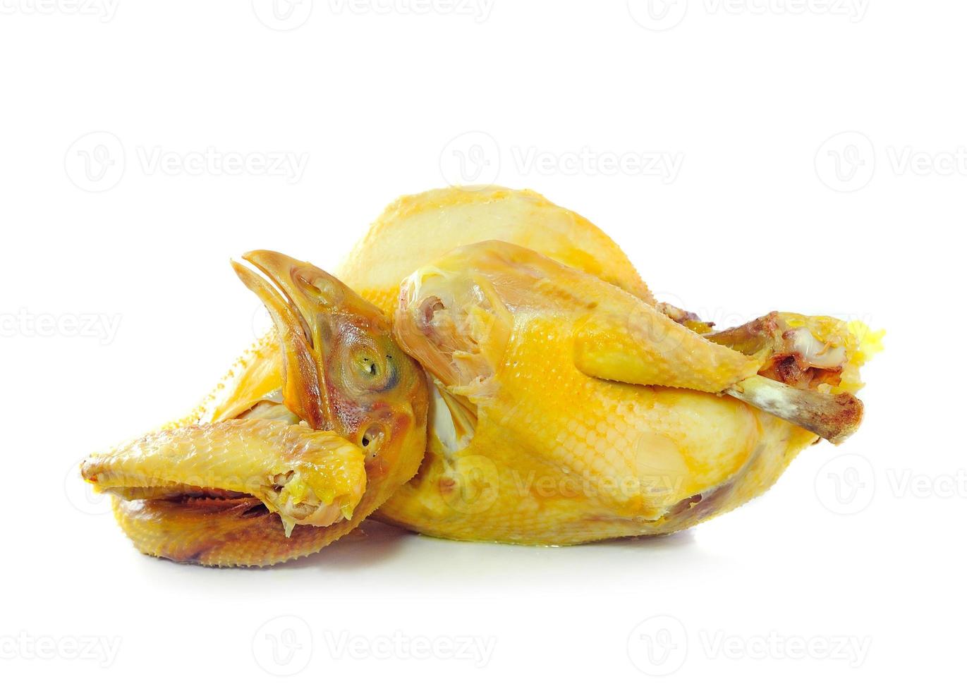 gekochtes Hühnchen auf weißem Hintergrund foto