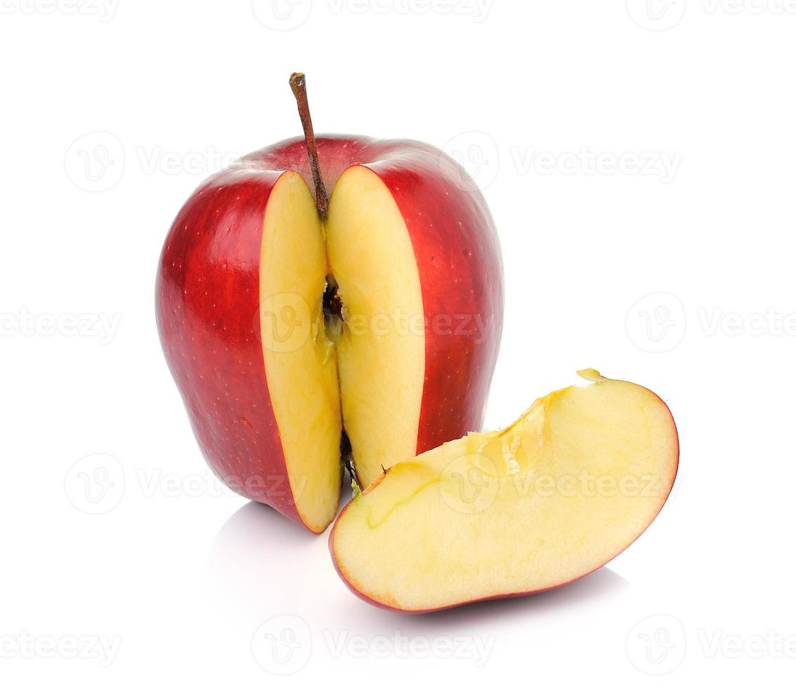 roter reifer Apfel isoliert auf weißem Hintergrund foto