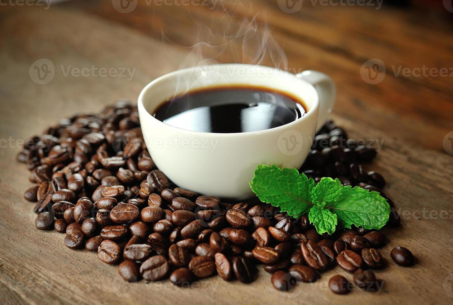 Bild einer Tasse Kaffee mit Minze foto
