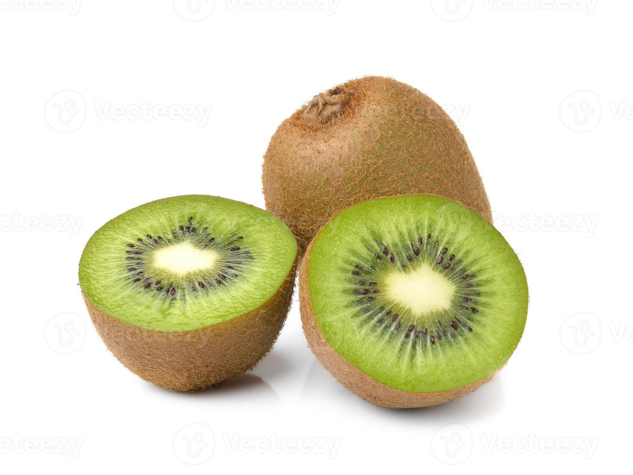 Kiwis auf weißem Hintergrund foto