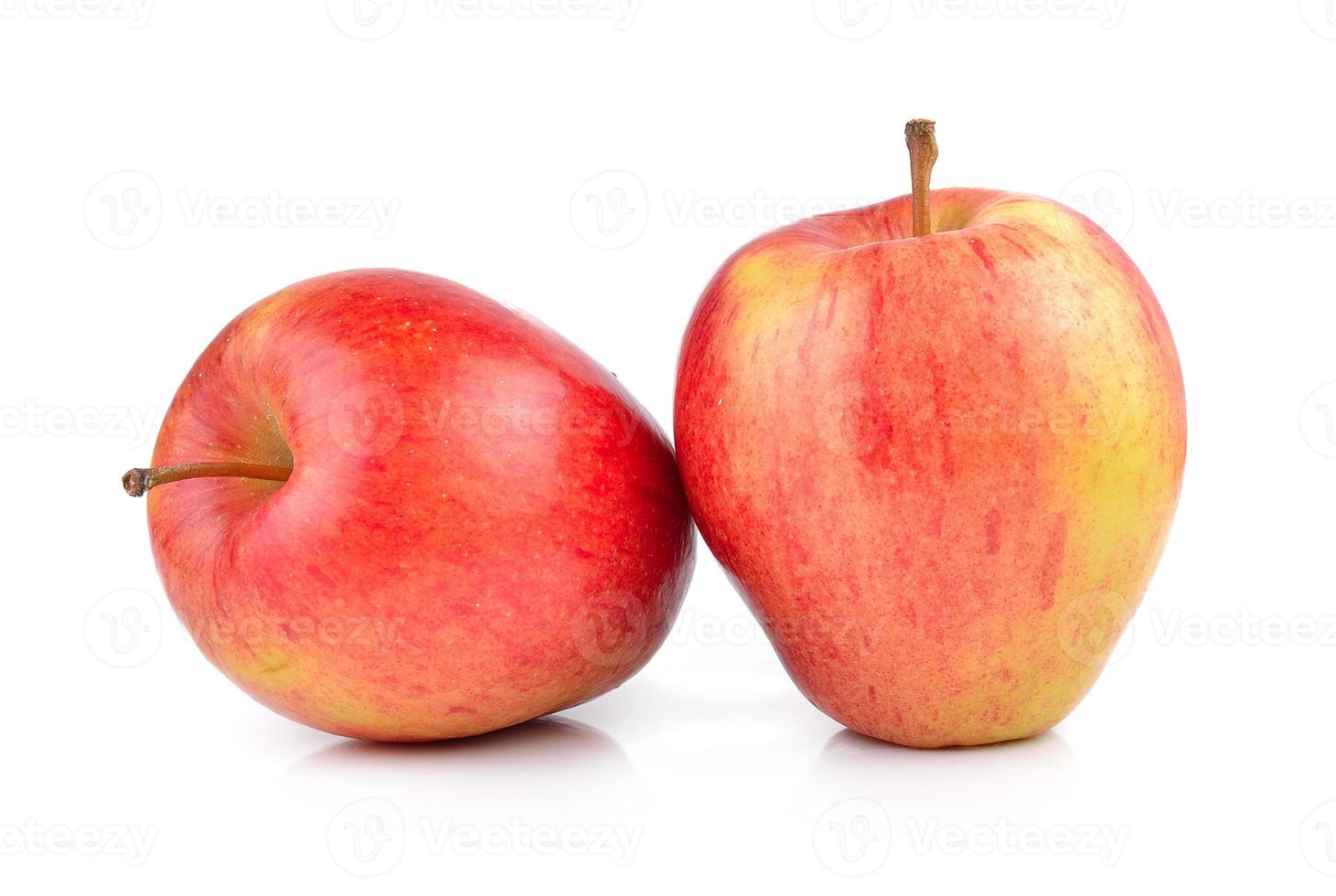 roter Apfel auf weißem Hintergrund foto