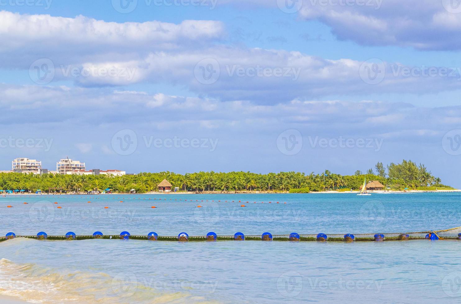 tropischer mexikanischer strand 88 punta esmeralda playa del carmen mexiko. foto