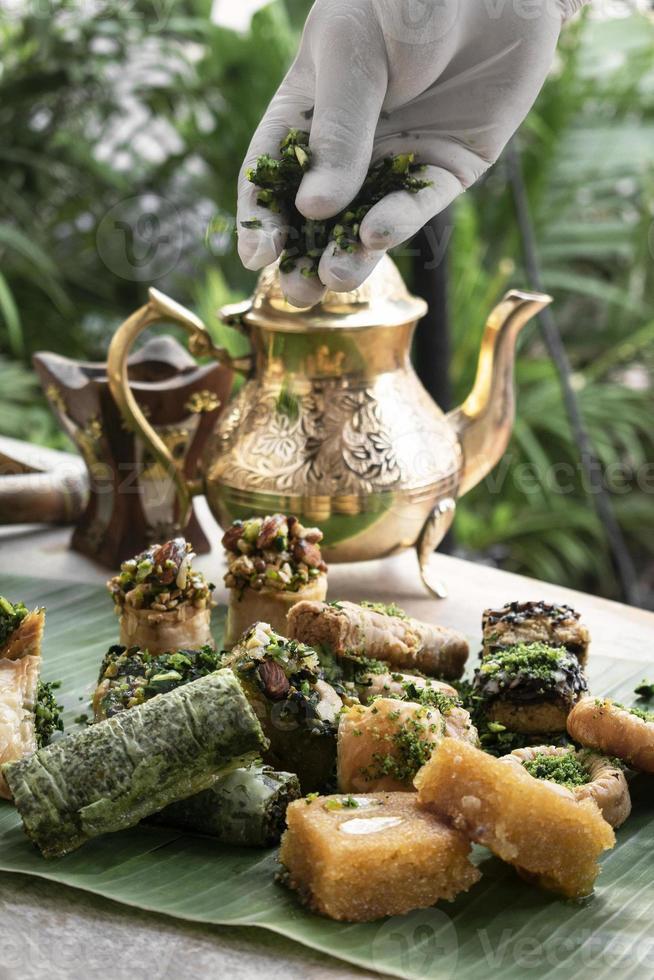 Baklava Nahost süße Dessertgebäck Kuchen in Istanbul Türkei foto