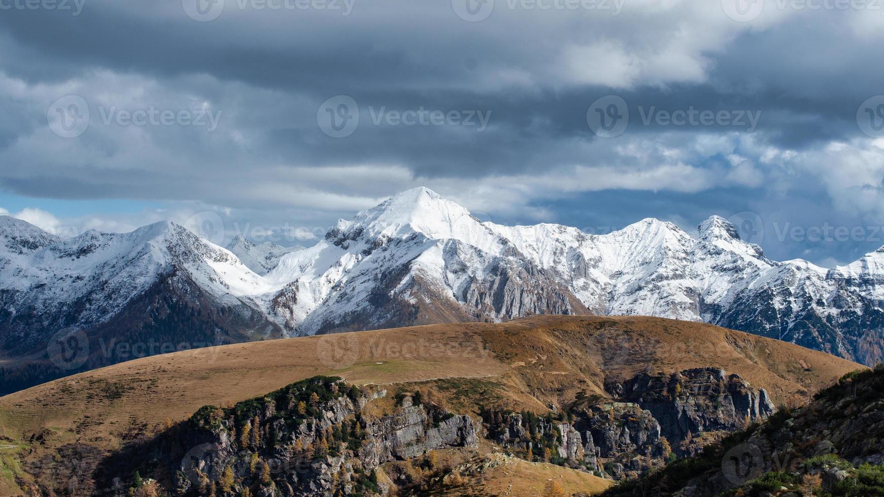 erste Schneefälle im Hochgebirge foto