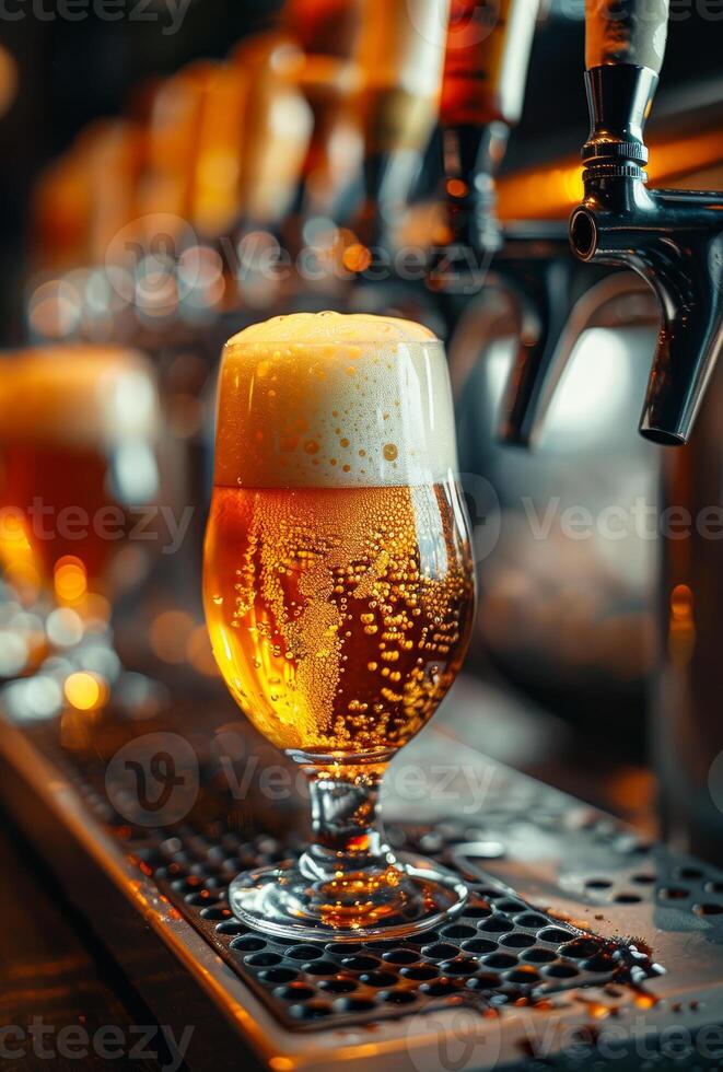 ai generiert Glas von kalt Licht Bier platziert auf Bar Zähler foto