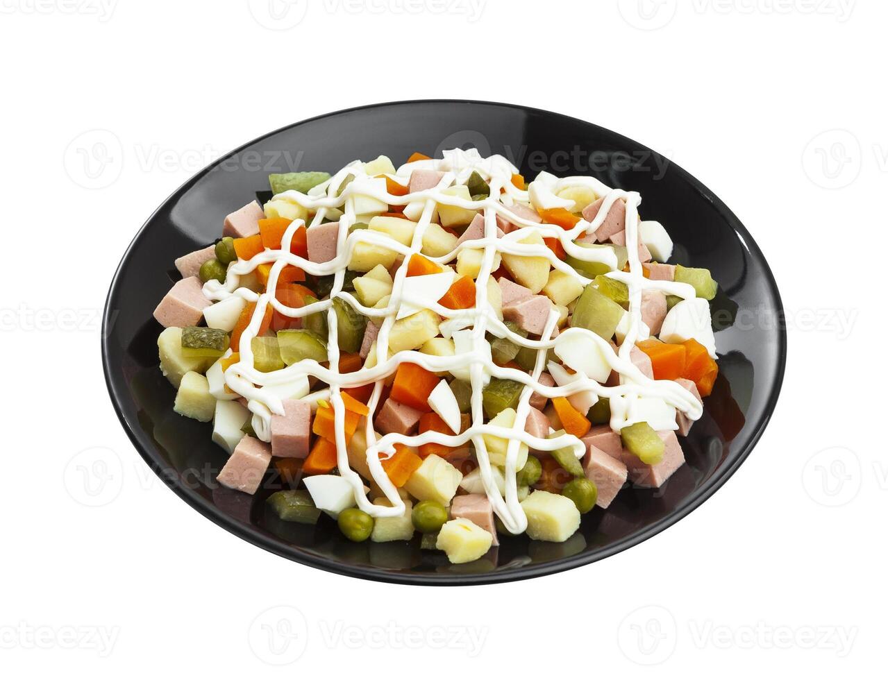 traditionell Russisch Salat Olivier isoliert auf Weiß Hintergrund mit Ausschnitt Pfad foto