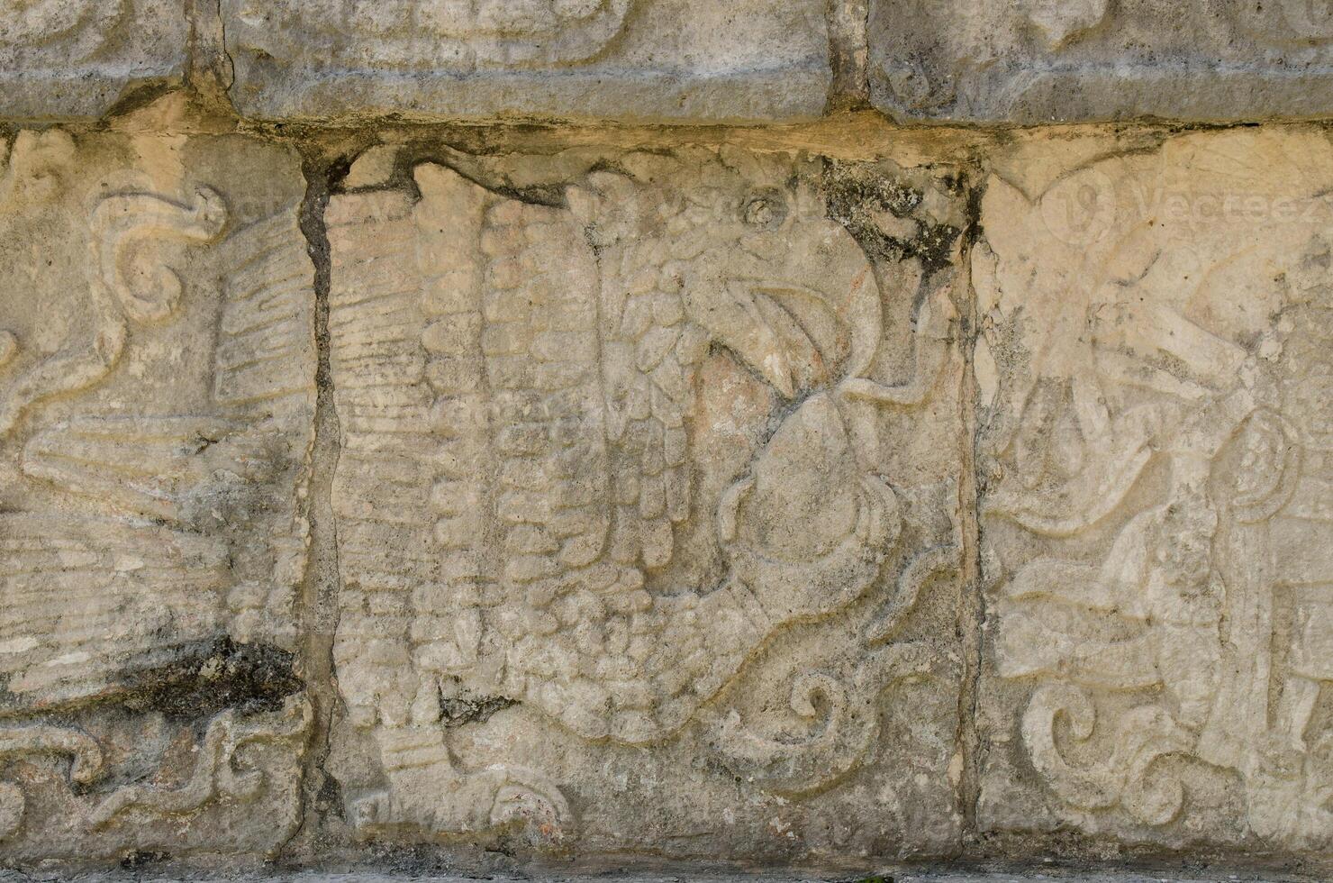 Detail von das Jaguare und Adler Plattform beim chichen Itza, Wunder von das Welt foto