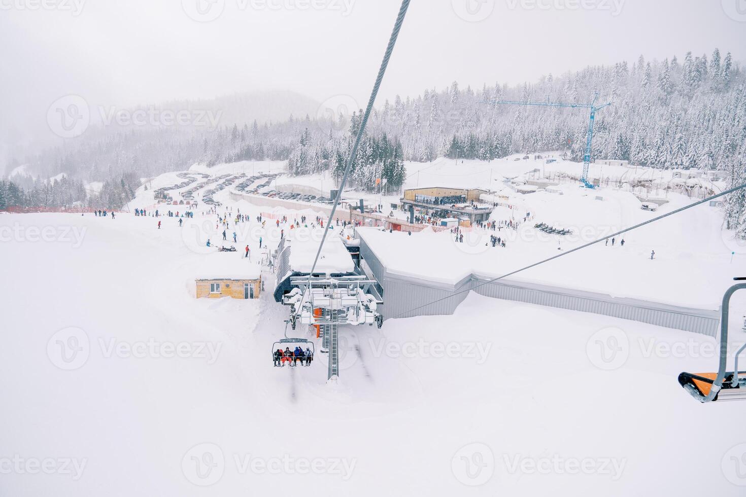 Sessellift von das Berg von das Ski Resort kolasin 1600. Montenegro foto