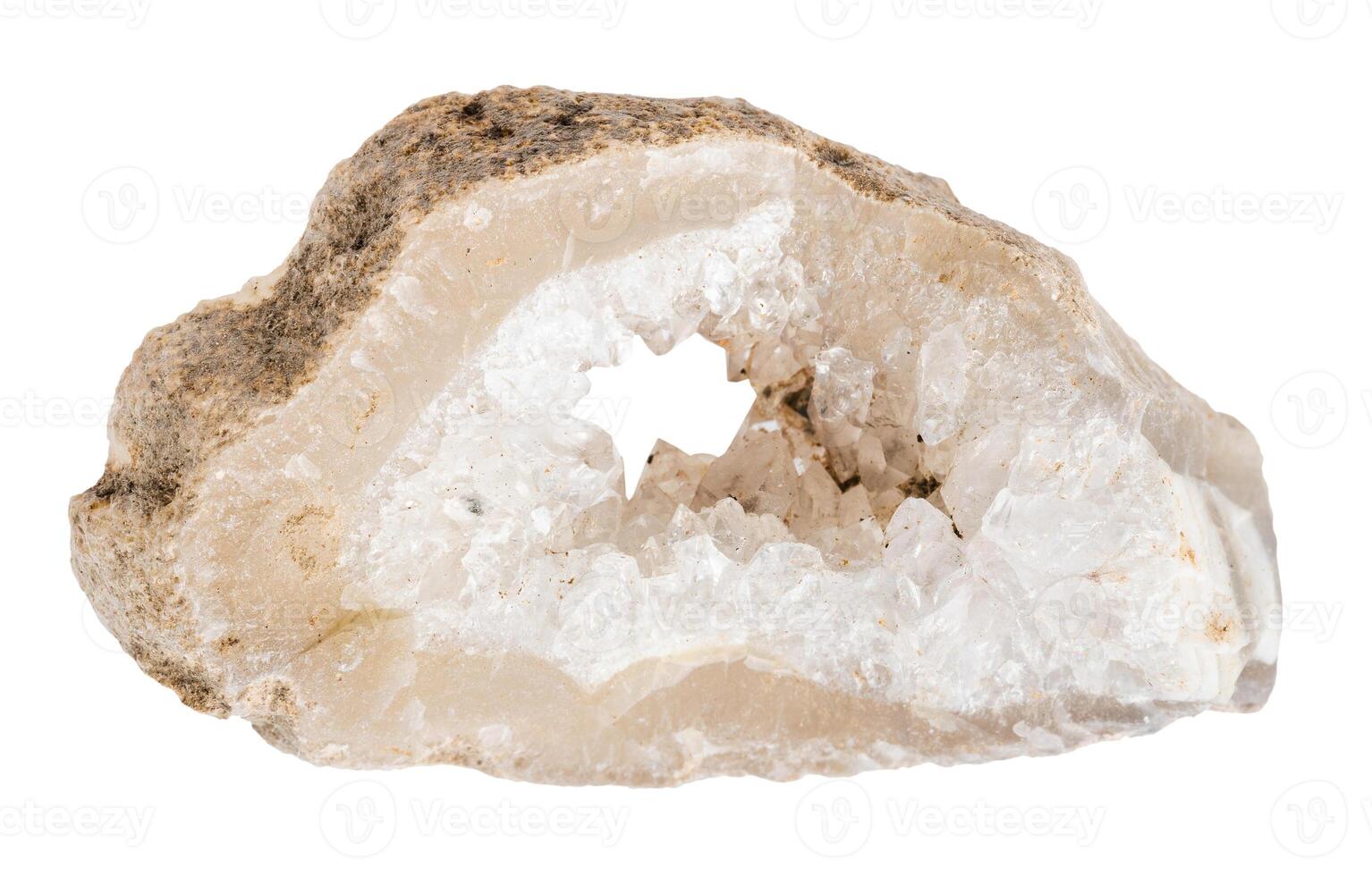 Schicht von Quarzgefüllt Geode isoliert auf Weiß foto