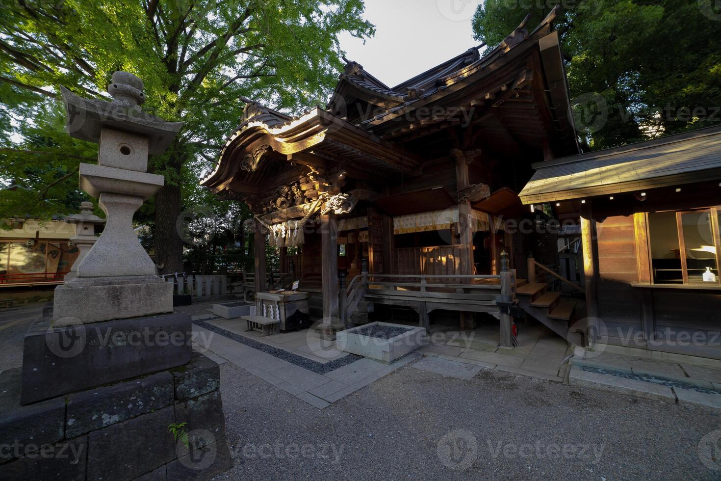 ein Main Tempel beim japanisch Schrein foto