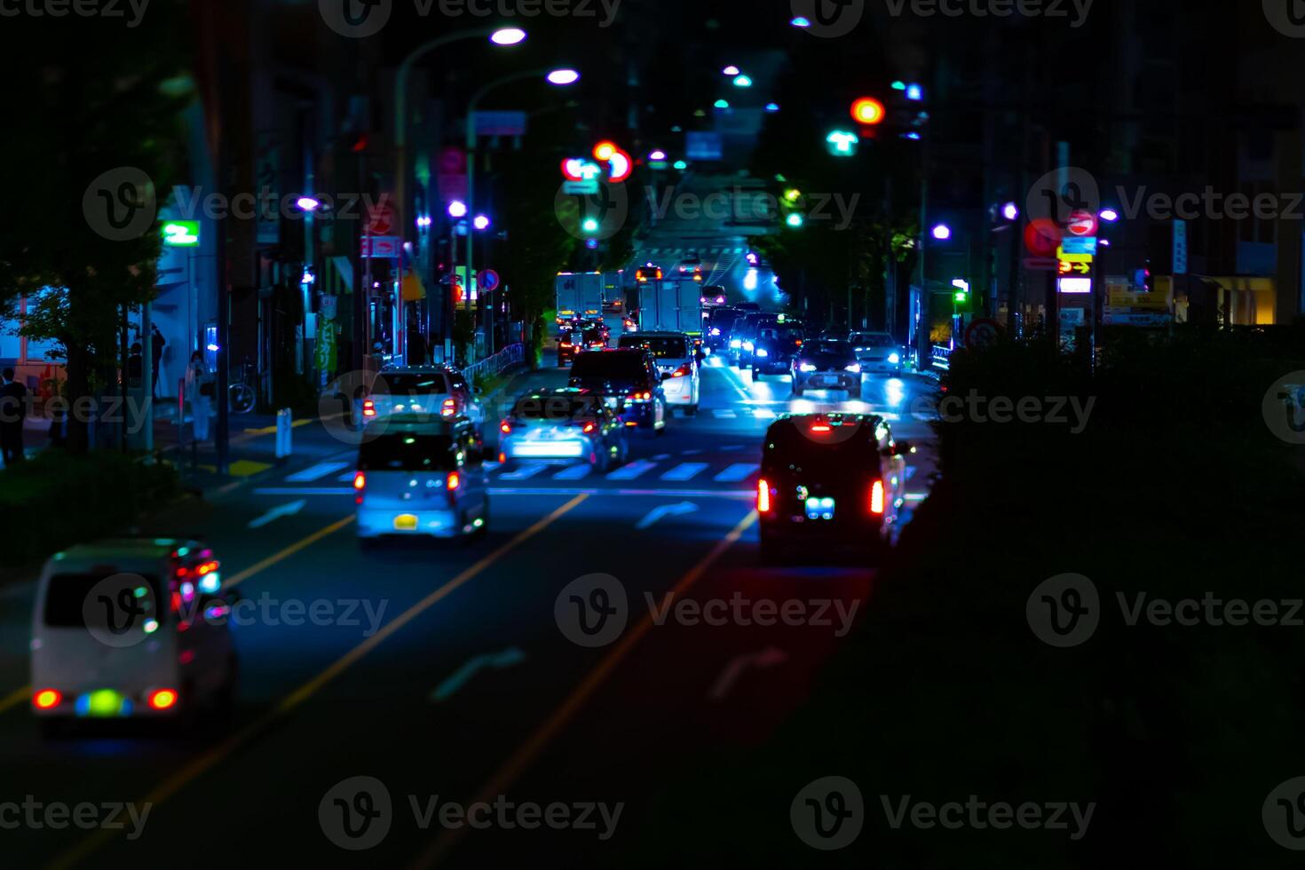 ein Nacht Miniatur der Verkehr Marmelade im Tokyo foto