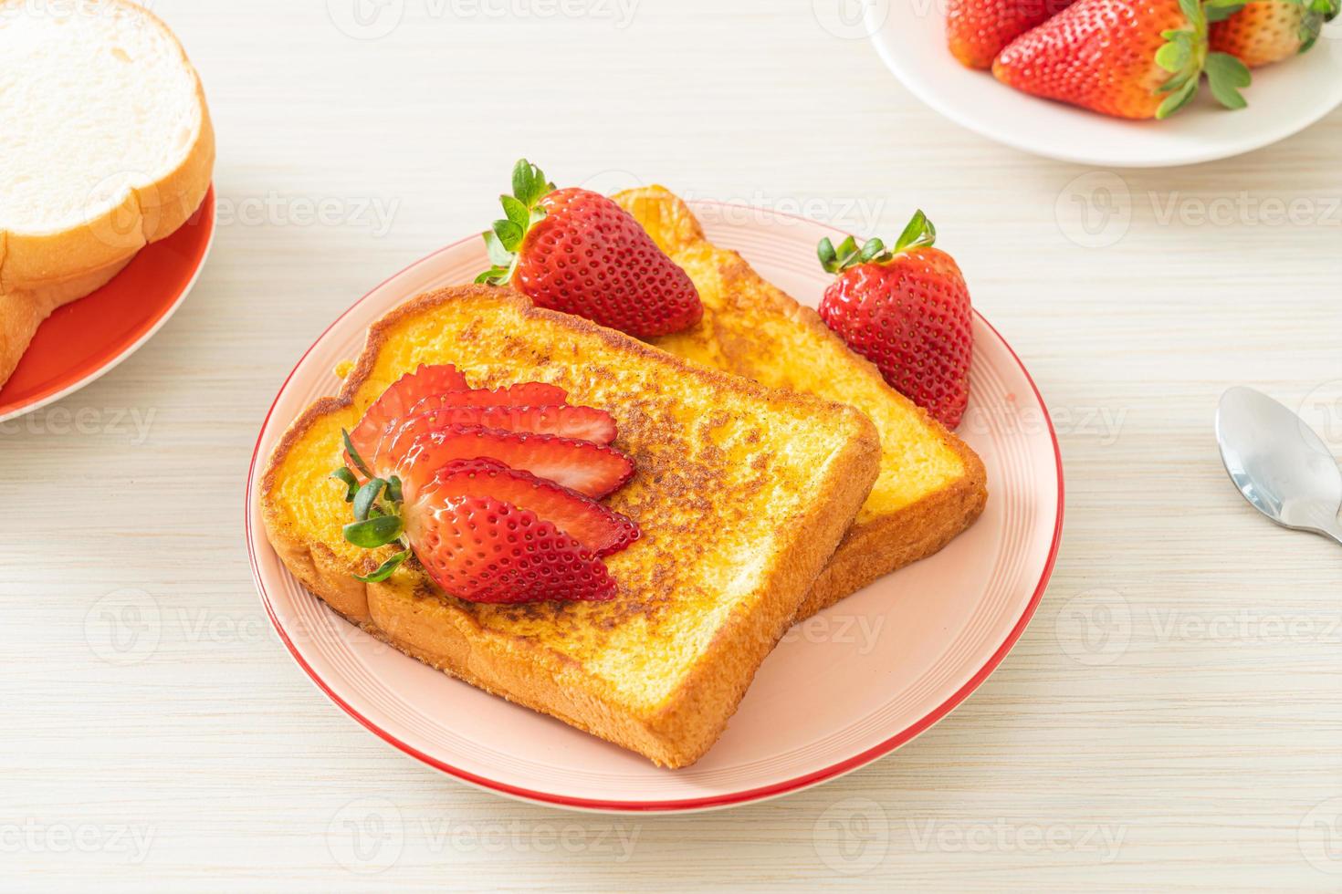 French Toast mit frischen Erdbeeren foto