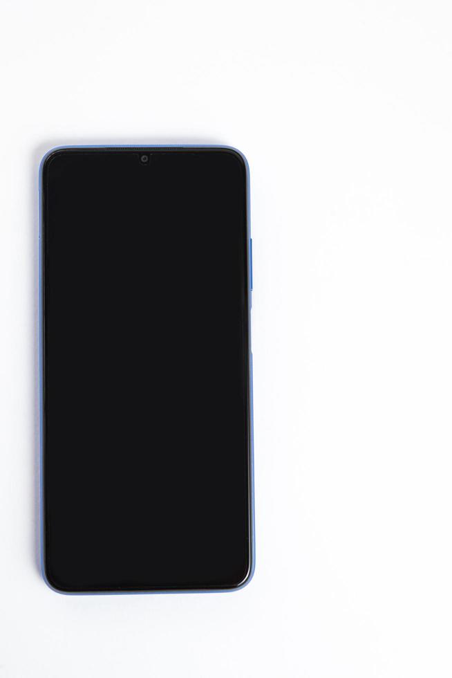 neues Handy auf weißem Hintergrund foto