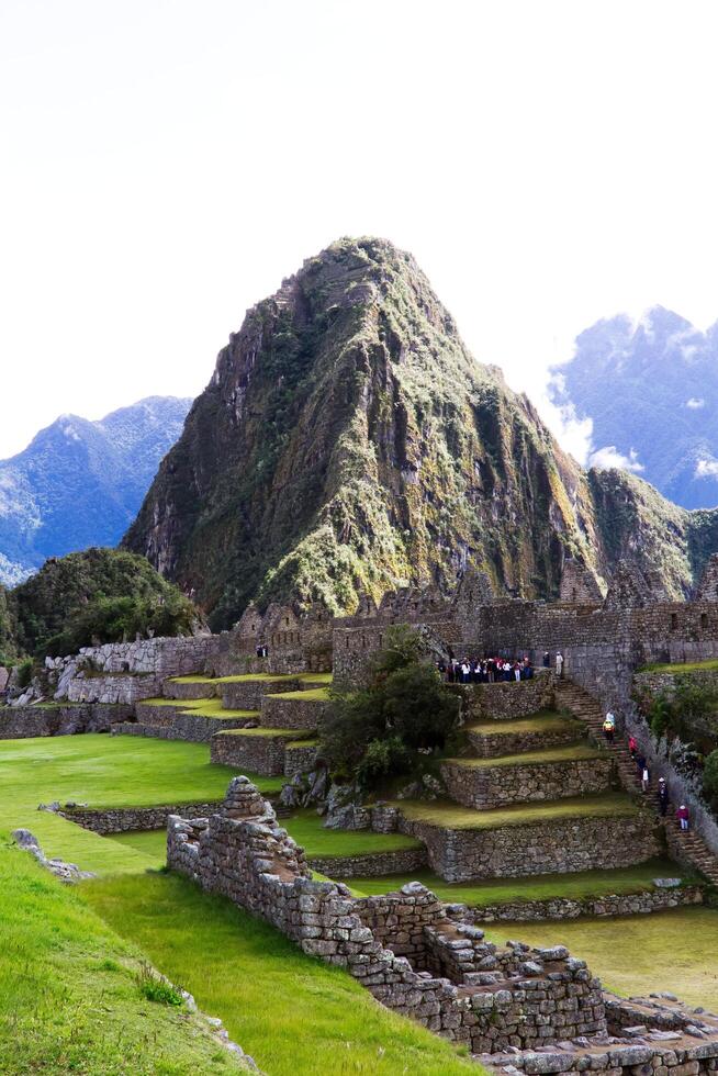 machu Picchu, Peru, 2015 - - Süd Amerika Inka Stein Ruinen und Touristen foto