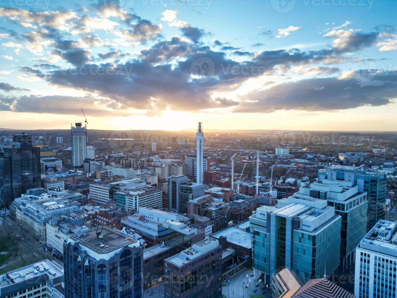 Stadt Center Gebäude von Birmingham zentral Stadt von England vereinigt Königreich während Sonnenuntergang. März 30., 2024 foto