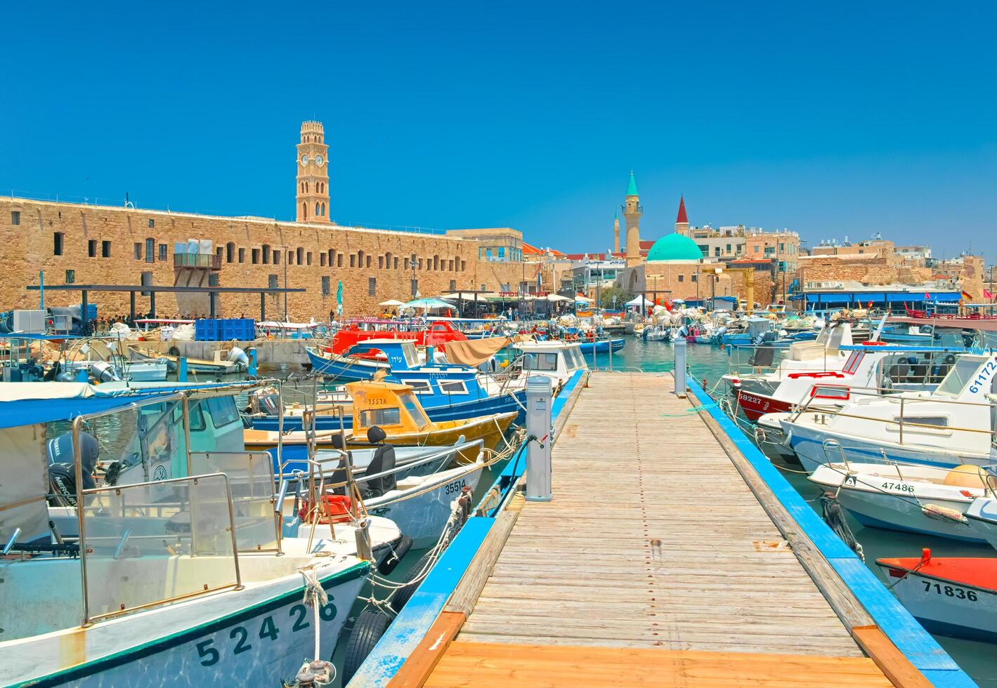 Acre, Israel - - 10 dürfen, 2023. Aussicht von das Hafen von Acre, ein uralt Stadt im Nordwest Israel foto